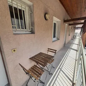 Au Calme Espace Exterieur Parking Gratuit Dans La Rue Grenoble